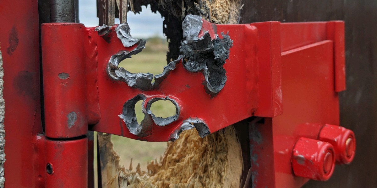 damaged-door-barrier-lock